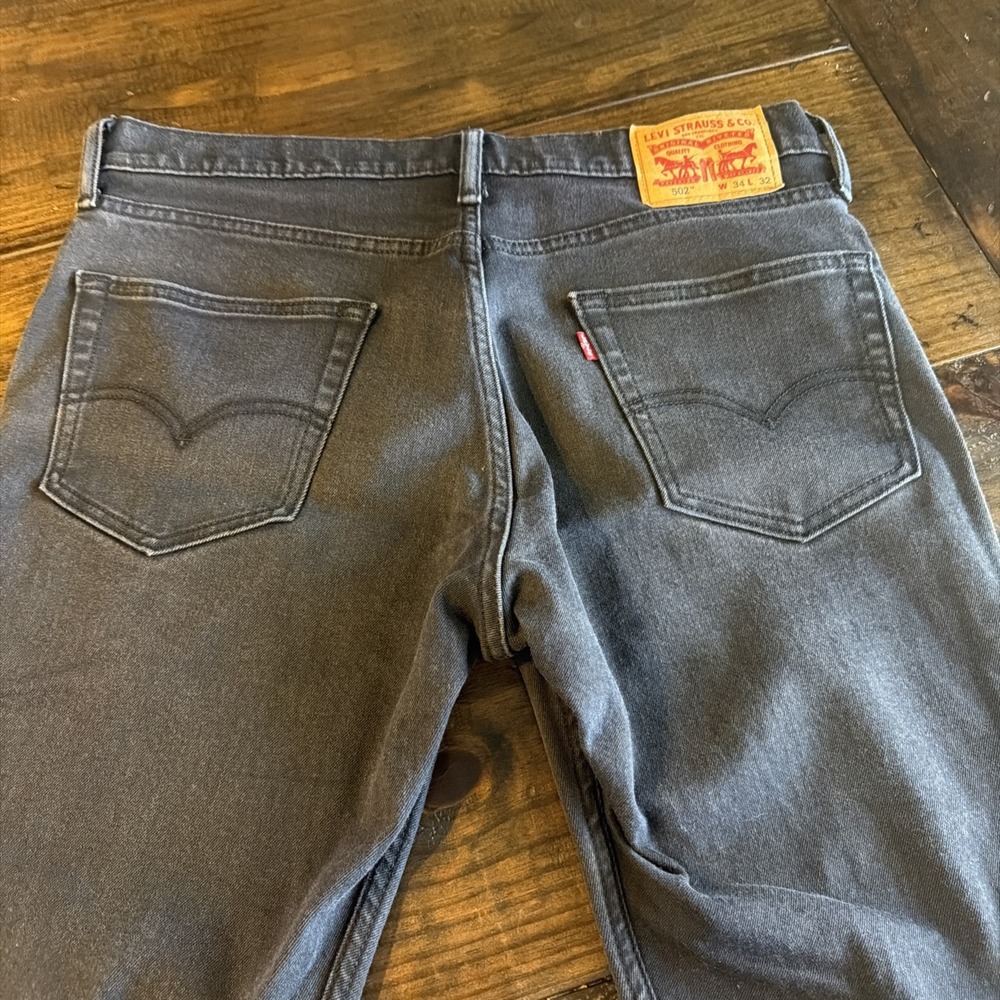Levi's 502 Men's Jeans 34x32 Black Gray Wash Taper Fit Denim - Picture 2 of 11
